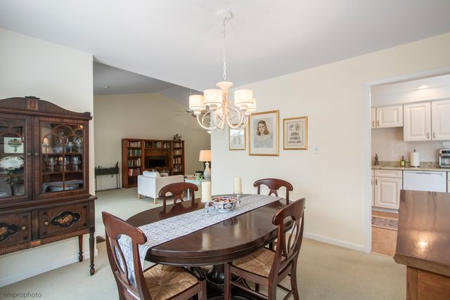 347 Hickory Lane A, Lake Barrington, IL 60010