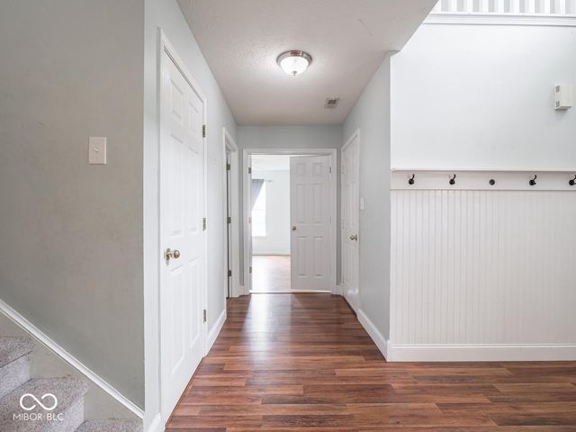 7611 Penguin Circle, Indianapolis, IN 46239