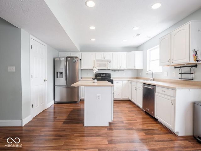 7611 Penguin Circle, Indianapolis, IN 46239