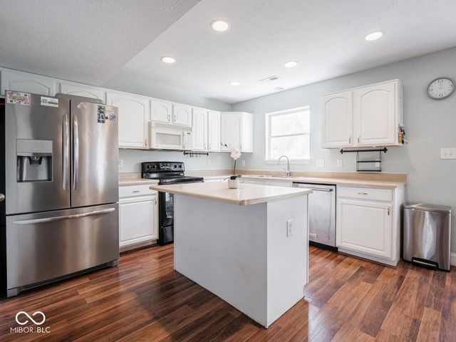 7611 Penguin Circle, Indianapolis, IN 46239