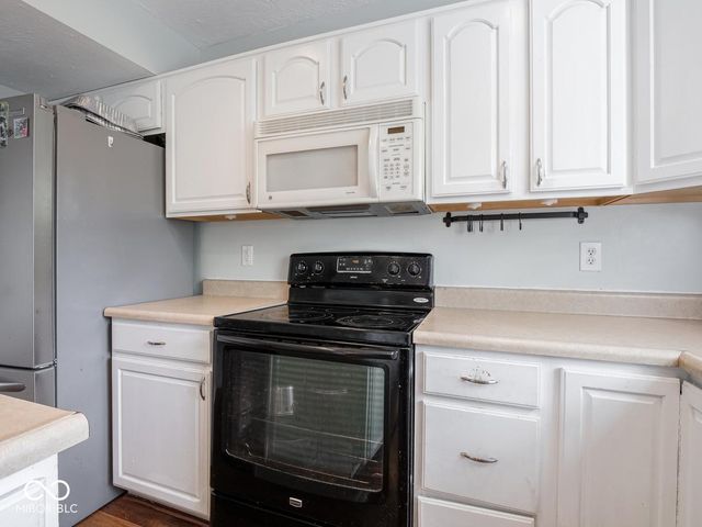 7611 Penguin Circle, Indianapolis, IN 46239