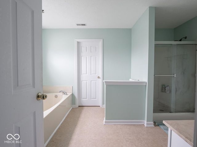 7611 Penguin Circle, Indianapolis, IN 46239