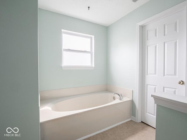 7611 Penguin Circle, Indianapolis, IN 46239