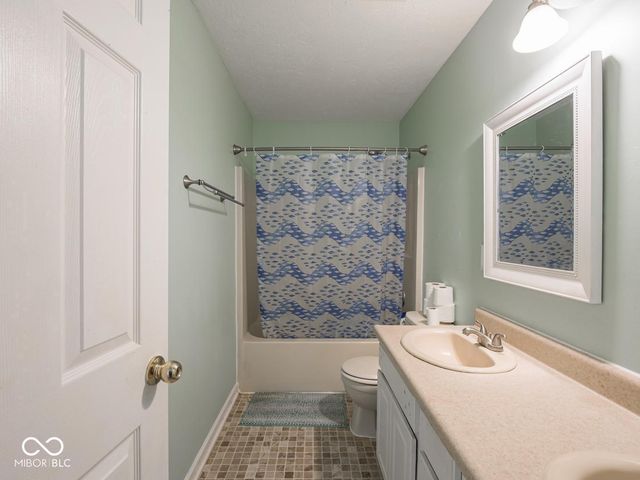 7611 Penguin Circle, Indianapolis, IN 46239