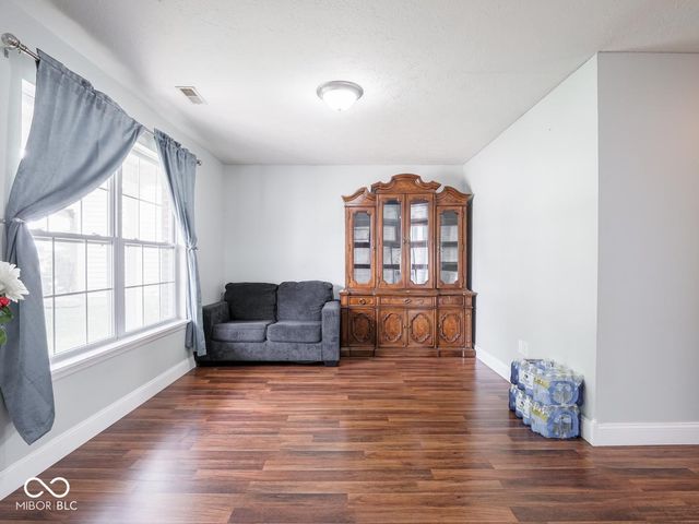 7611 Penguin Circle, Indianapolis, IN 46239
