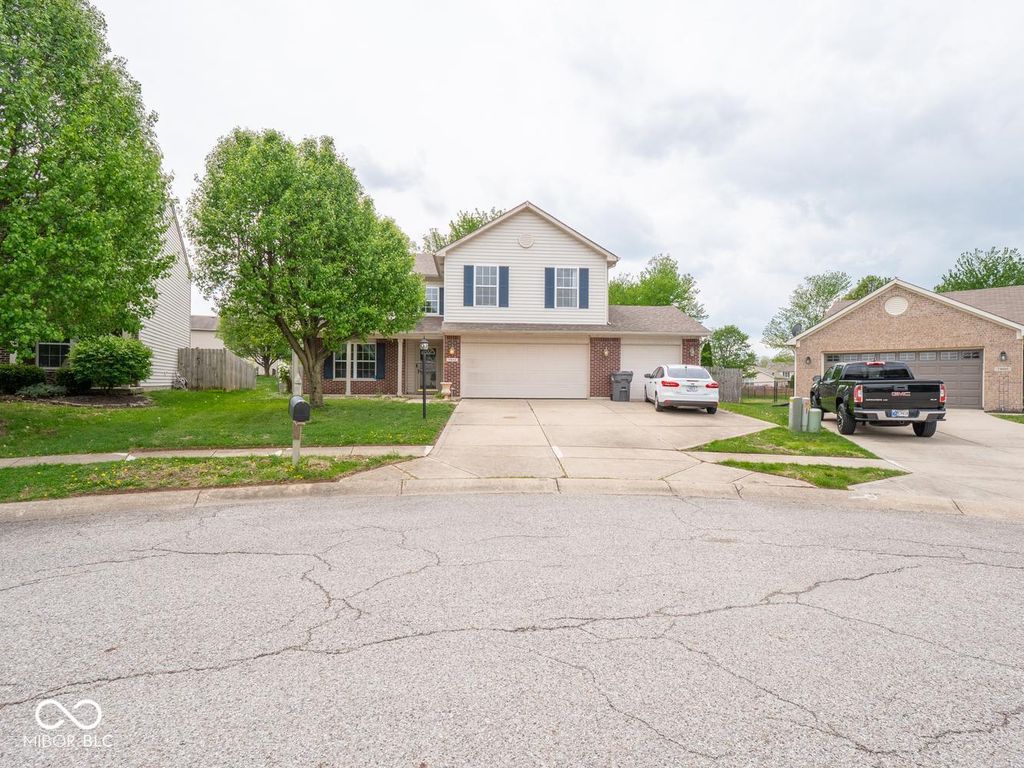 7611 Penguin Circle, Indianapolis, IN 46239
