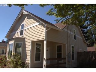 1450 S CHERRY St, Cornelius, OR 97113