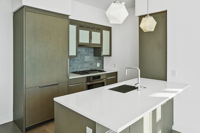 100 Lovejoy Place 12H, Boston, MA 02114