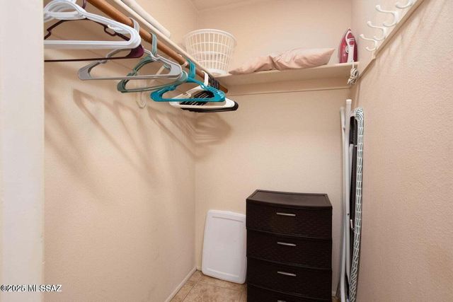 1810 E Blacklidge Dr Apt 106, Tucson, AZ 85719
