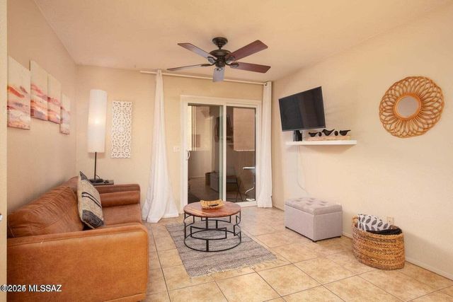 1810 E Blacklidge Dr Apt 106, Tucson, AZ 85719