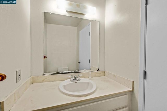 2127 Commodore Dr, San Jose, CA 95133