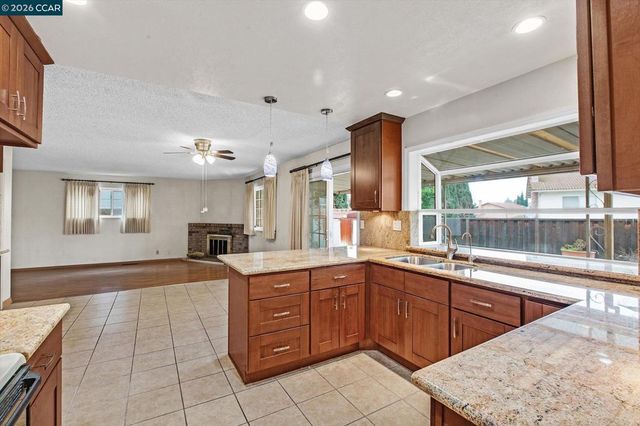 2127 Commodore Dr, San Jose, CA 95133