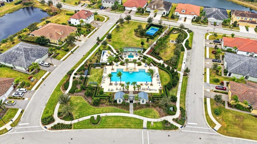 Image 41 of property listing at 2611 AVOLET COURT, Bradenton, FL 34211