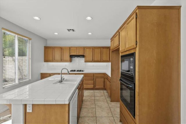5040 Via Fresco, Camarillo, CA 93012