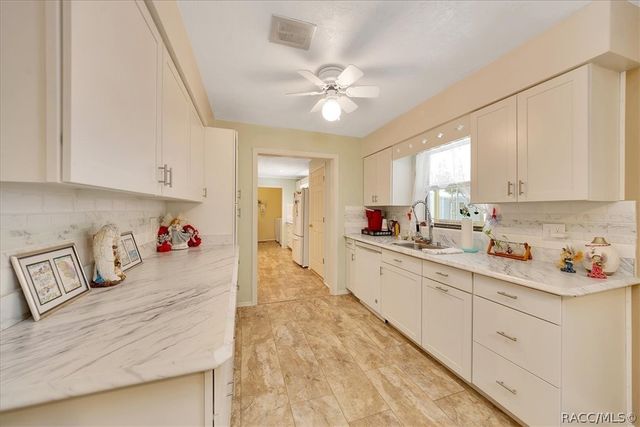 66 S Desoto Street, Beverly Hills, FL 34465
