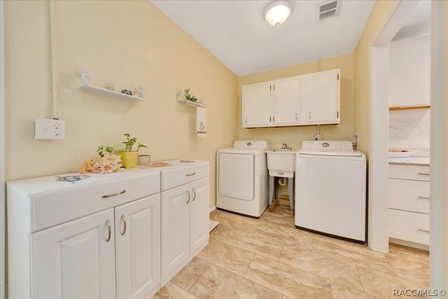 66 S Desoto Street, Beverly Hills, FL 34465