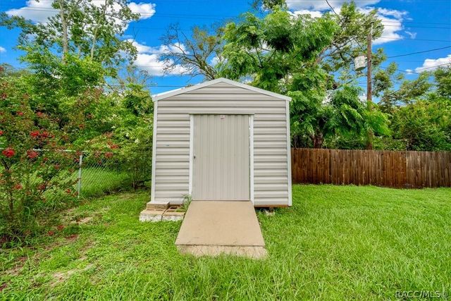 66 S Desoto Street, Beverly Hills, FL 34465