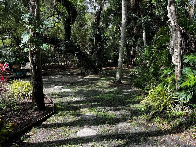 4594 TRAILS DRIVE, Sarasota, FL 34232