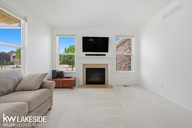 21965 Bellewood Drive, Macomb, MI 48044