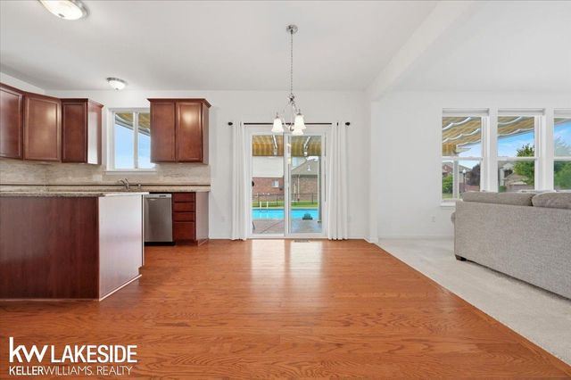 21965 Bellewood Drive, Macomb, MI 48044