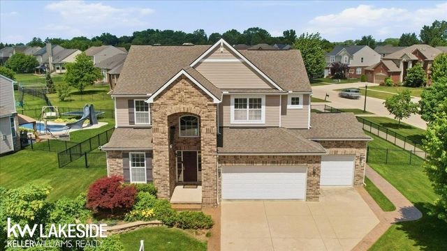 21965 Bellewood Drive, Macomb, MI 48044