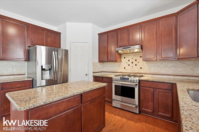 21965 Bellewood Drive, Macomb, MI 48044