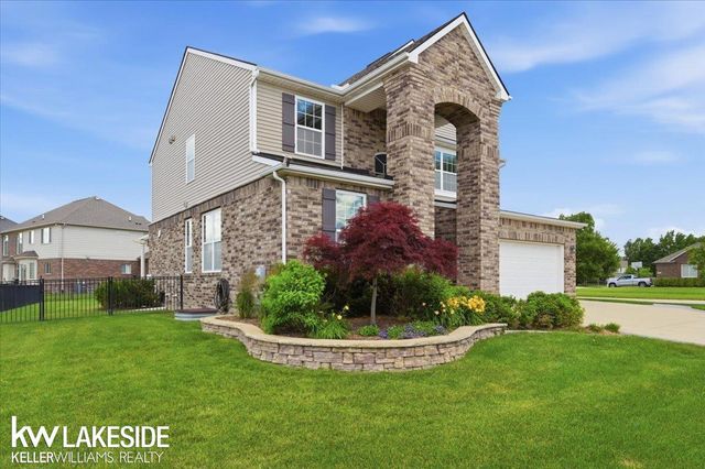 21965 Bellewood Drive, Macomb, MI 48044