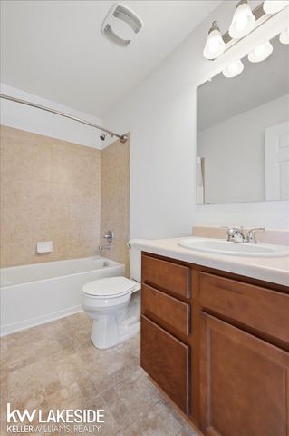 21965 Bellewood Drive, Macomb, MI 48044