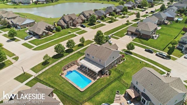 21965 Bellewood Drive, Macomb, MI 48044