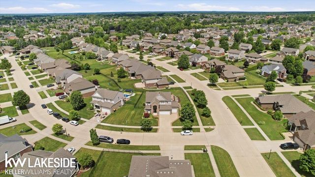 21965 Bellewood Drive, Macomb, MI 48044