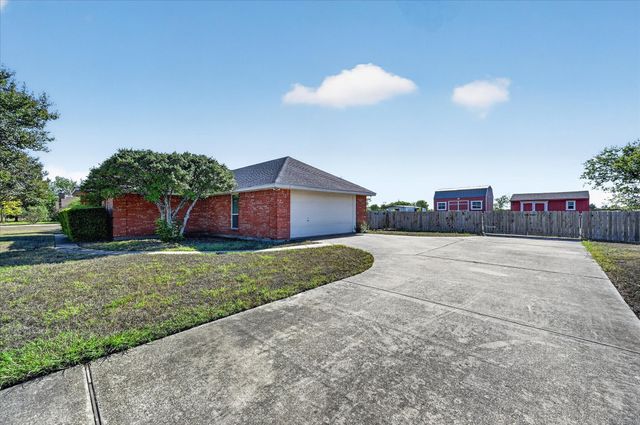3315 Dasher Street, Lancaster, TX 75146