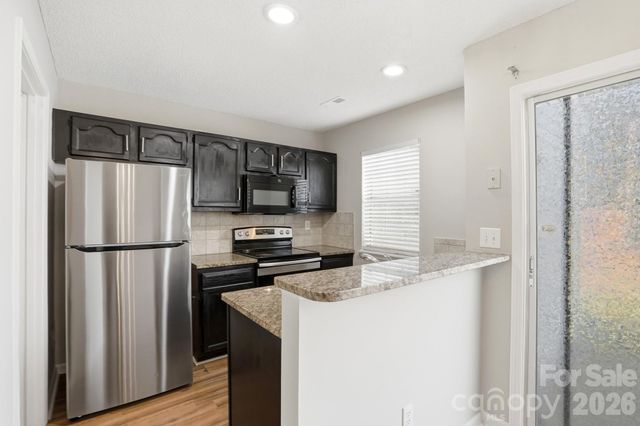 3015 Summercroft Lane, Charlotte, NC 28269