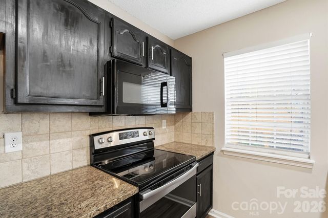 3015 Summercroft Lane, Charlotte, NC 28269