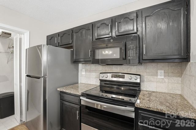 3015 Summercroft Lane, Charlotte, NC 28269