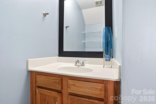 3015 Summercroft Lane, Charlotte, NC 28269