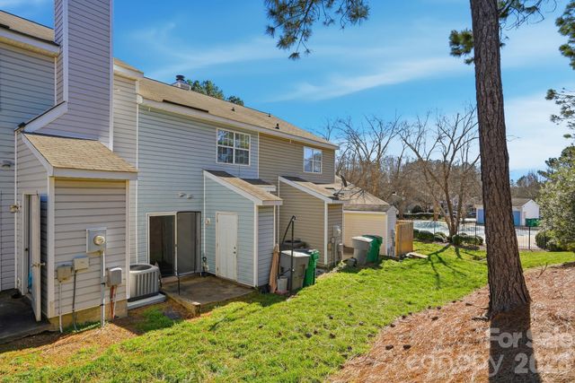 3015 Summercroft Lane, Charlotte, NC 28269