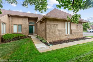 6153 Westbrooke Drive, West Bloomfield Charter Township, MI 48322