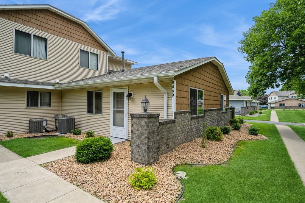 8469 S Pond Trail, Champlin, MN 55316