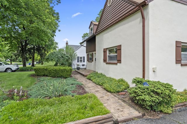 664 Brookside Drive, Columbus, OH 43209