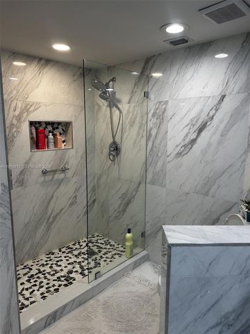 19195 NE 36th Ct 201, Aventura, FL 33180