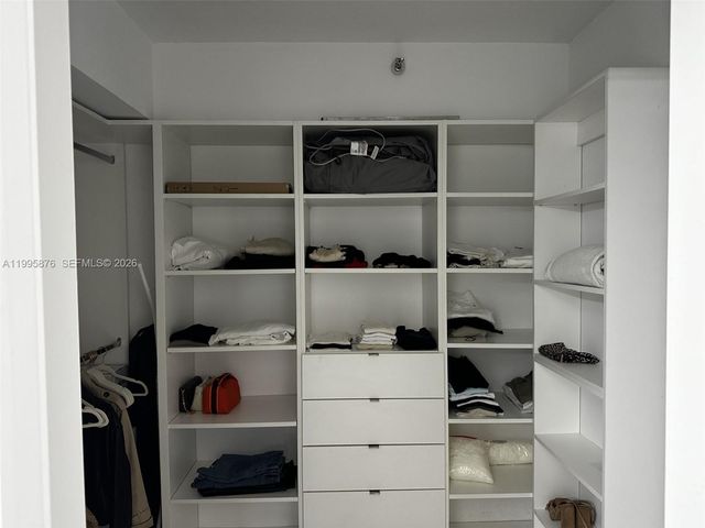 19195 NE 36th Ct 201, Aventura, FL 33180