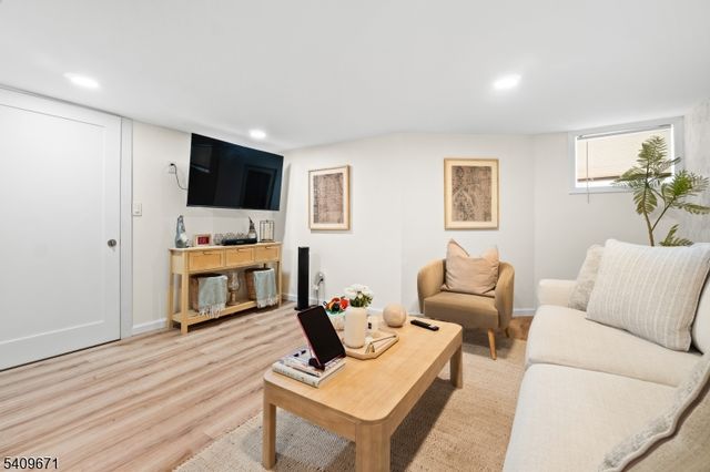 33 Mapes Ave 2, Newark City, NJ 07112