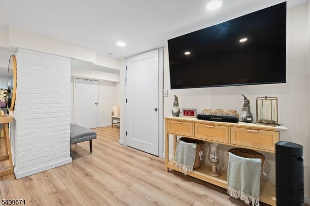 33 Mapes Ave 2, Newark City, NJ 07112