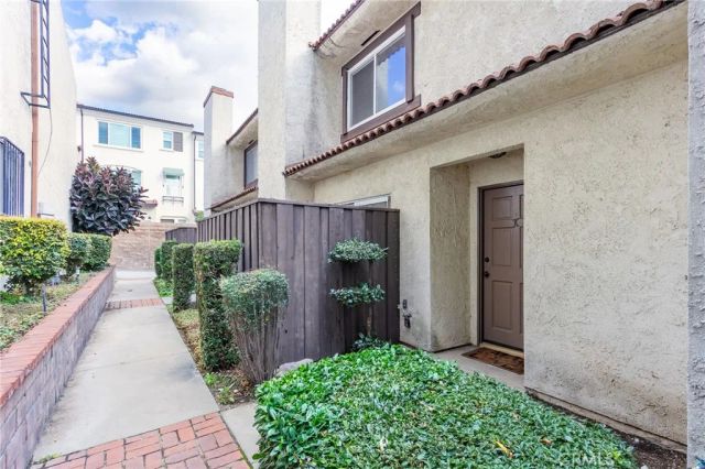 938 Huntington K, Duarte, CA 91010