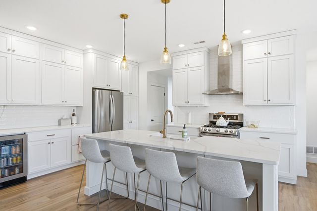 2025 RANDOM RDG, Columbia, MO 65201