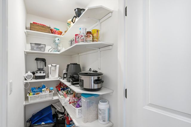 2025 RANDOM RDG, Columbia, MO 65201