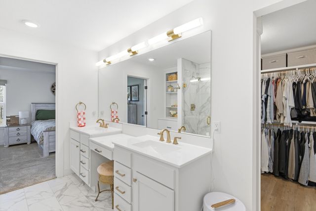 2025 RANDOM RDG, Columbia, MO 65201