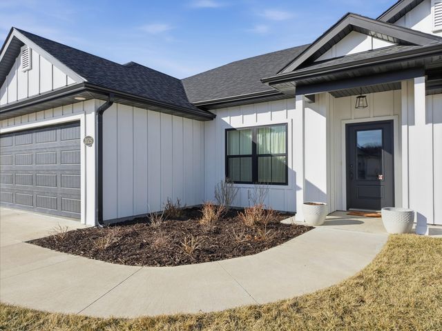 2025 RANDOM RDG, Columbia, MO 65201