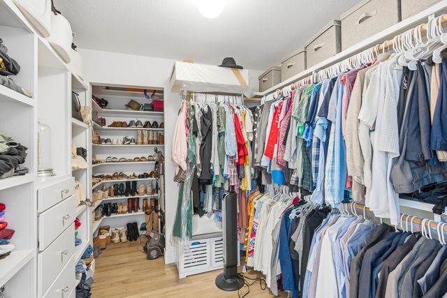 2025 RANDOM RDG, Columbia, MO 65201