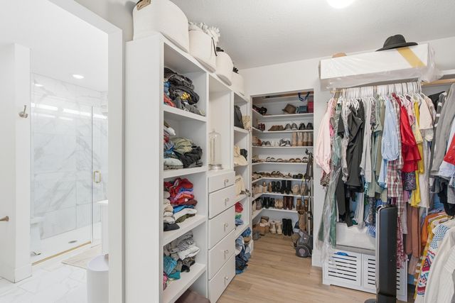 2025 RANDOM RDG, Columbia, MO 65201